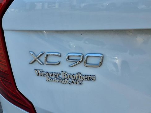 Used 2025 Volvo XC90 T8 Ultra w/ Protection Package Premier image 5