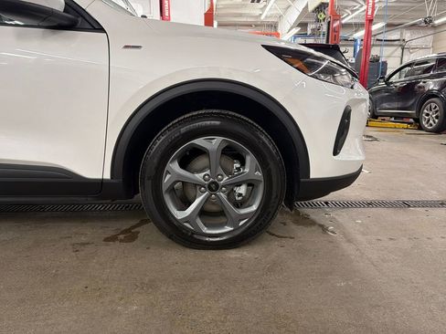 Used 2025 Ford Escape ST-Line Elite image 35