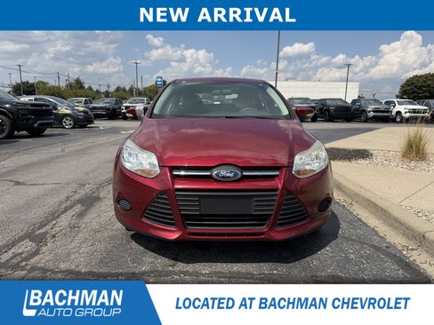 Used 2014 Ford Focus SE w/ SE Winter Package FWD image 3