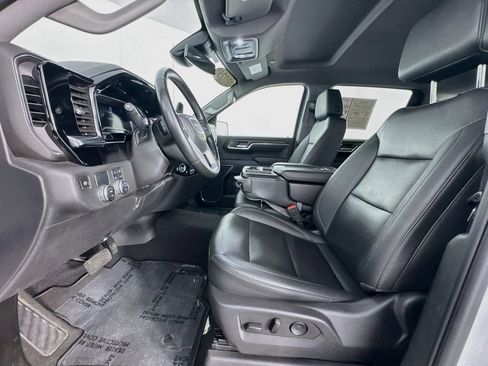 Used 2025 GMC Sierra 1500 SLT RWD image 12