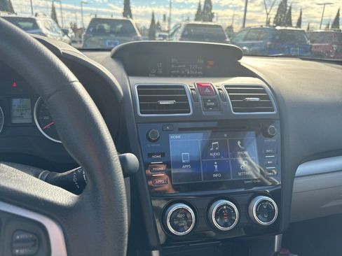 Used 2018 Subaru Forester 2.5i Premium image 3