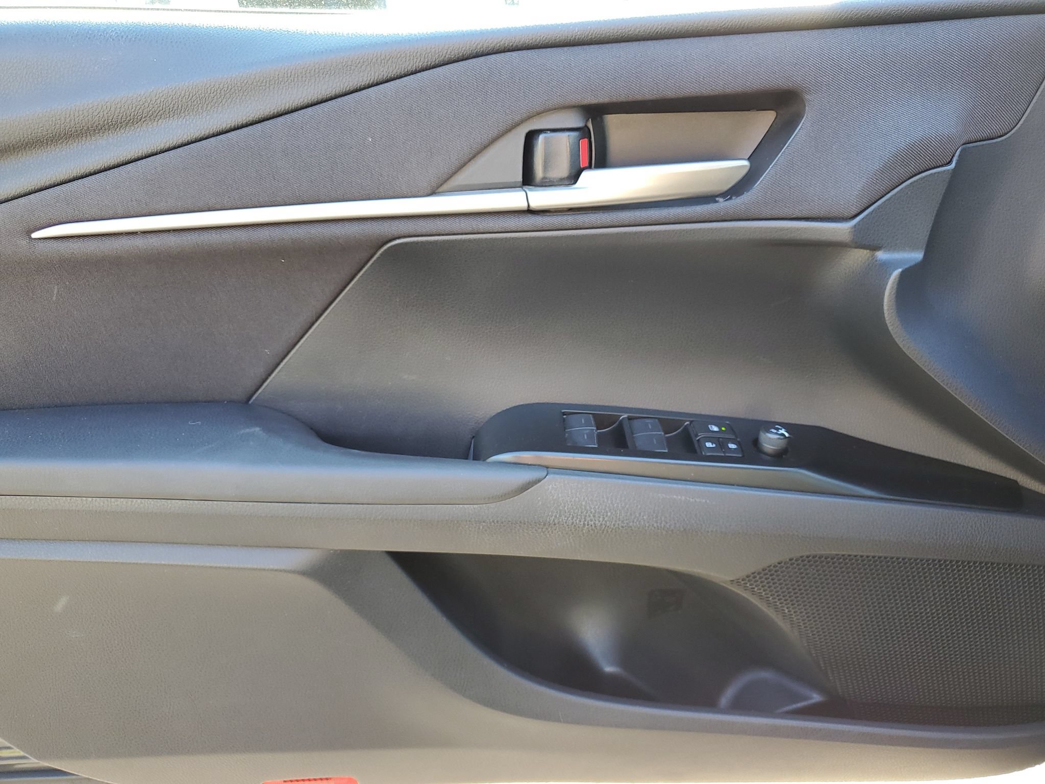 Used 2025 Toyota Camry LE FWD image 20