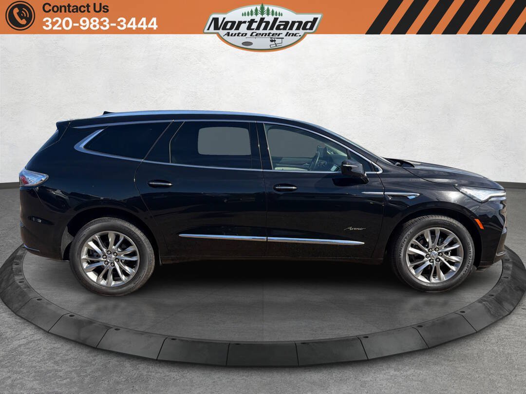 Used 2024 Buick Enclave Avenir AWD/4WD image 4