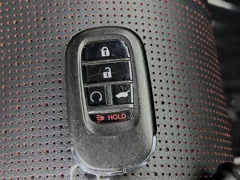 Used 2025 Honda Pilot Black Edition image 33