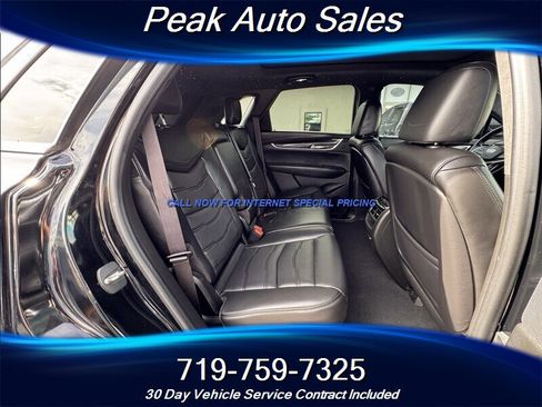 Used 2017 Cadillac XT5 Platinum w/ Driver Assist Package AWD/4WD image 34