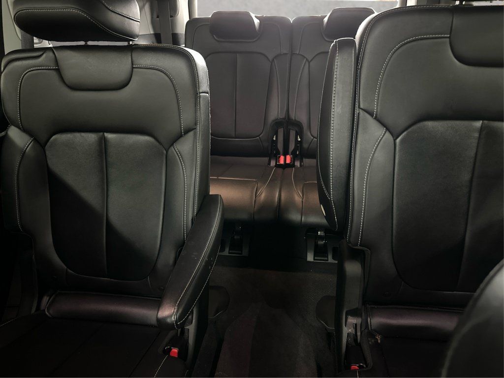 Used 2022 Jeep Grand Cherokee L Limited AWD/4WD image 23