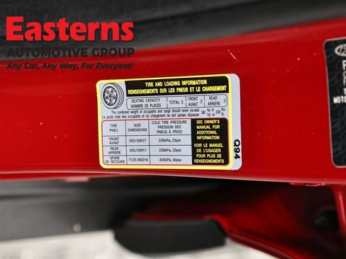 Used 2023 Hyundai Venue Limited image 36