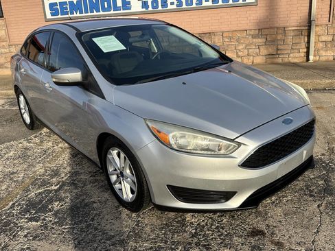 Used 2016 Ford Focus SE image 3