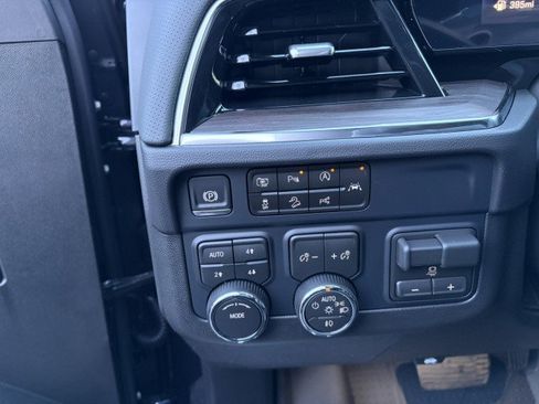 New 2026 Chevrolet Suburban Premier w/ Sun And Tow Package image 18