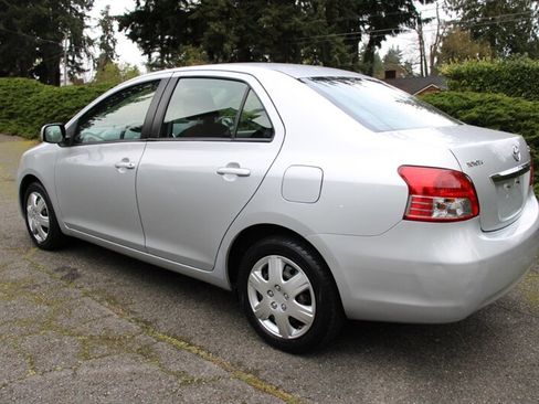 Used 2010 Toyota Yaris Sedan image 3
