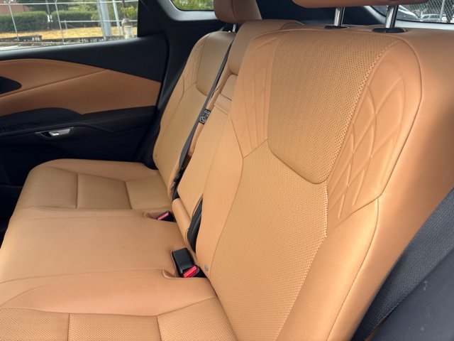 Used 2025 Lexus RX 350 Premium w/ Accessory Package (Z1) FWD image 4