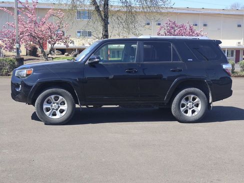Used 2015 Toyota 4Runner SR5 Premium AWD/4WD image 3