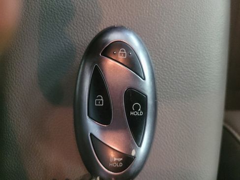 Used 2025 Hyundai Elantra SEL FWD image 32
