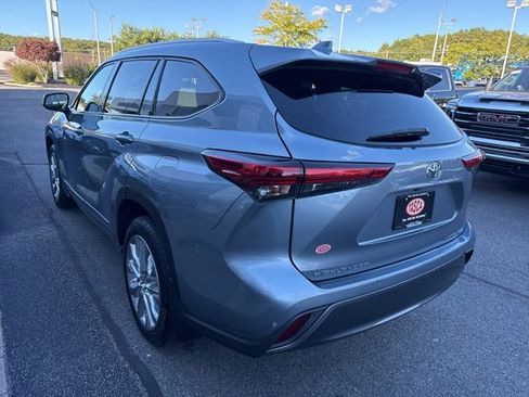 Used 2020 Toyota Highlander Limited image 7