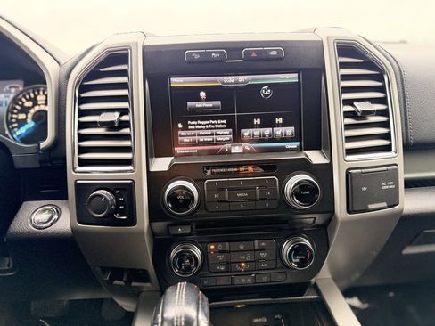 Used 2015 Ford F150 Lariat w/ Equipment Group 502A Luxury image 26