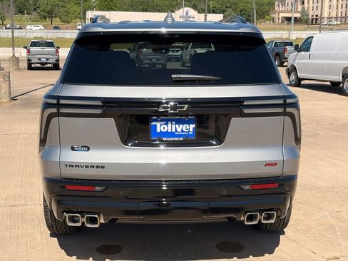 New 2026 Chevrolet Traverse RS w/ LPO, Floor Liner Package FWD image 11