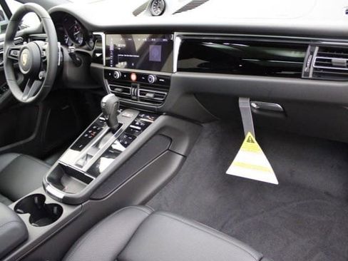 New 2024 Porsche Macan Turbo image 18