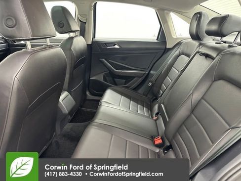 Used 2024 Volkswagen Jetta SE w/ Panoramic Sunroof Package image 13