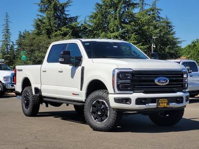 New 2026 Ford F350 Platinum w/ Tremor Off-Road Package