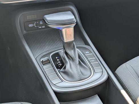 Used 2024 Hyundai Kona SEL FWD image 27