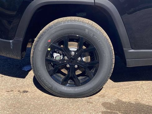 New 2026 Jeep Grand Cherokee Limited w/ Limited Altitude Package RWD image 7