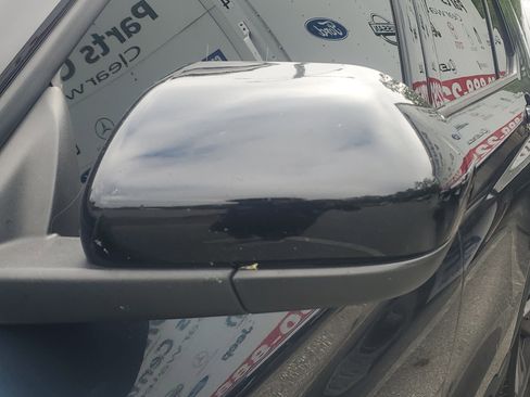 Used 2022 Ford Explorer XLT w/ Equipment Group 202A RWD image 9