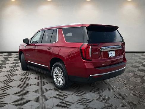 Used 2024 GMC Yukon SLT AWD/4WD image 7