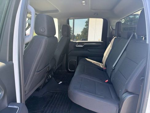 Used 2025 Chevrolet Silverado 2500 LT w/ Safety Package AWD/4WD image 4