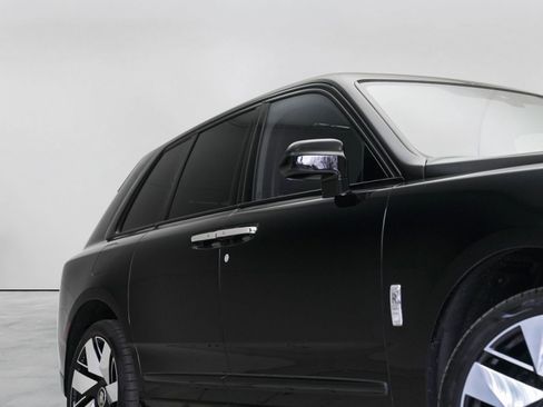 Certified 2025 Rolls-Royce Cullinan AWD/4WD image 3