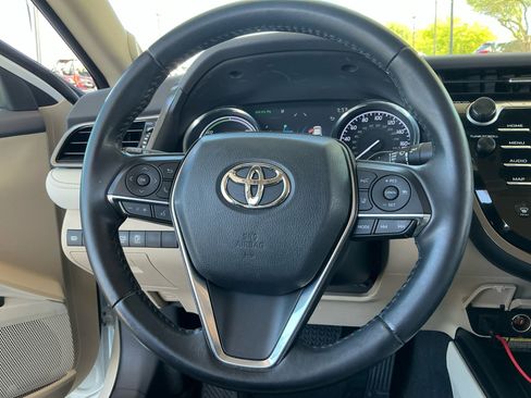 Used 2020 Toyota Camry XLE w/ Driver Assist Package FWD image 9