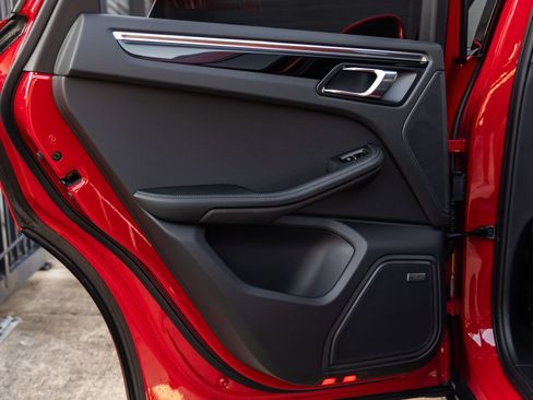 New 2026 Porsche Macan AWD/4WD image 35