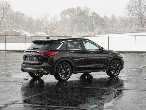 Used 2019 INFINITI QX50 Essential w/ Sensory Package image 5