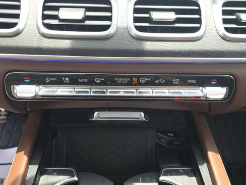 Certified 2024 Mercedes-Benz GLS 450 4MATIC image 21