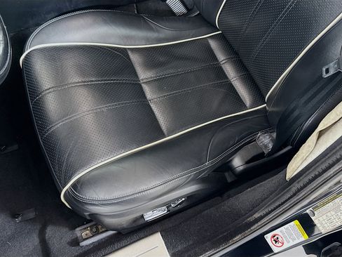 Used 2013 Jaguar XJ L Portfolio RWD image 21