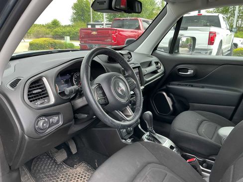 Used 2022 Jeep Renegade Latitude w/ Convenience Group AWD/4WD image 17
