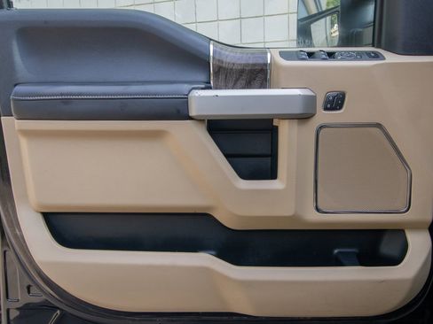 Used 2019 Ford F250 Lariat w/ Lariat Ultimate Package image 10