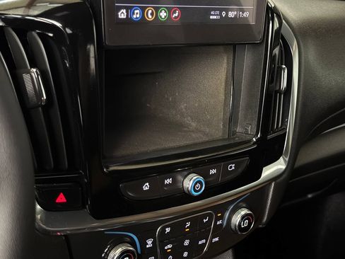 Used 2022 Chevrolet Traverse LT FWD image 54