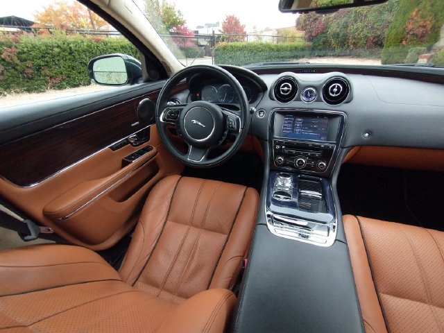 Used 2011 Jaguar XJ L RWD image 60