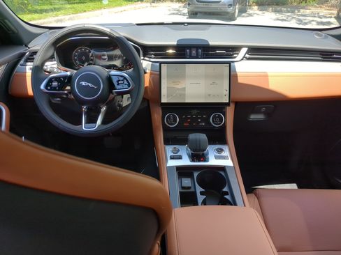 New 2026 Jaguar F-PACE R-Dynamic S image 13