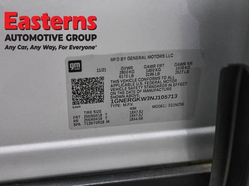 Used 2022 Chevrolet Traverse LT FWD image 36