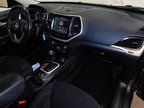 Used 2016 Jeep Cherokee 75th Anniversary image 19