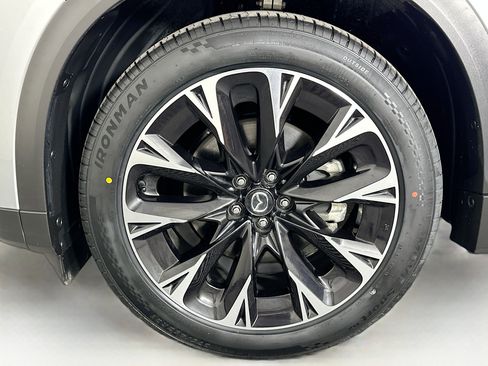 Used 2024 MAZDA CX-90 Plug-In Hybrid w/ Premium Pkg AWD/4WD image 11