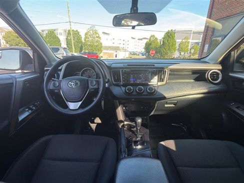 Used 2016 Toyota RAV4 LE FWD image 20