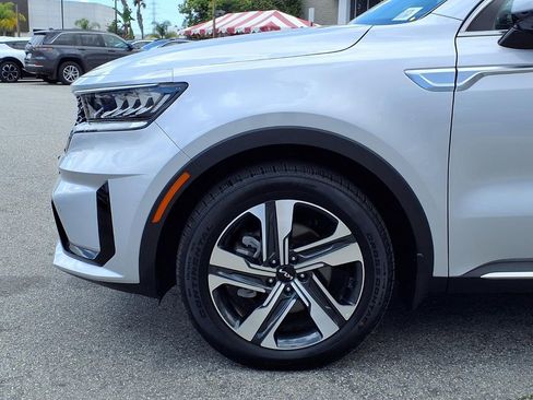 Certified 2024 Kia Sorento EX AWD/4WD image 16