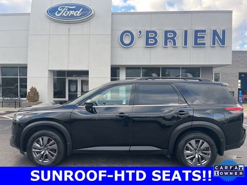 Used 2023 Nissan Pathfinder SV w/ SV Premium Package image 2