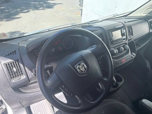 Used 2019 RAM ProMaster 2500 w/ Premium Appearance Group FWD image 4