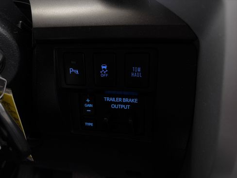 Used 2017 Toyota Tundra SR5 w/ TRD Off Road Package image 22