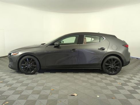 Used 2019 MAZDA MAZDA3 Hatchback w/ Premium Package image 4