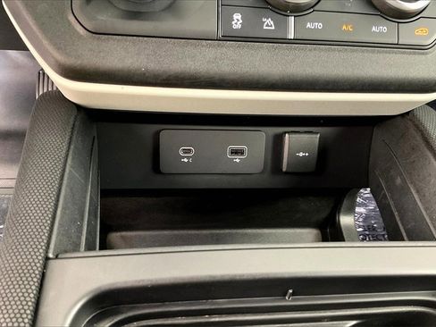 Used 2022 Land Rover Defender 110 X-Dynamic SE image 33