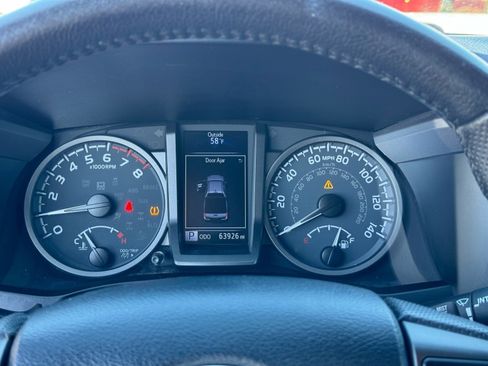 Used 2020 Toyota Tacoma TRD Off-Road image 25